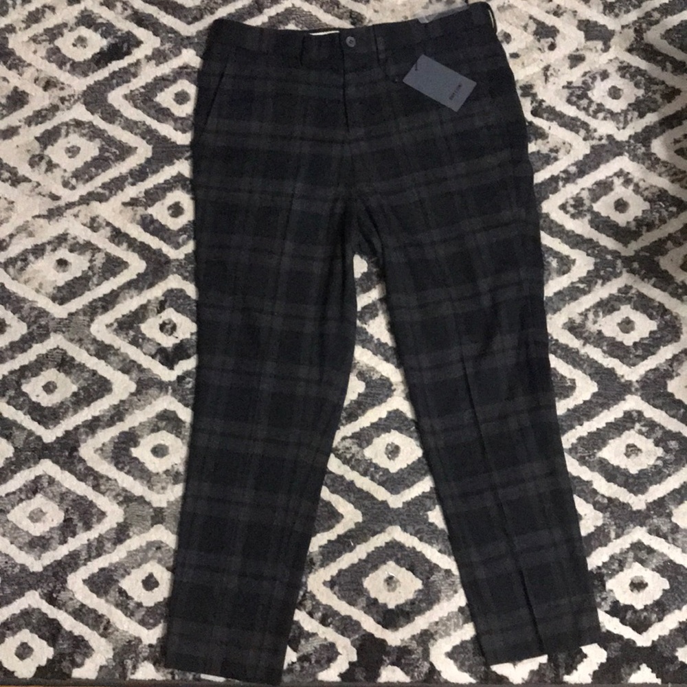 Cropped plaid pants